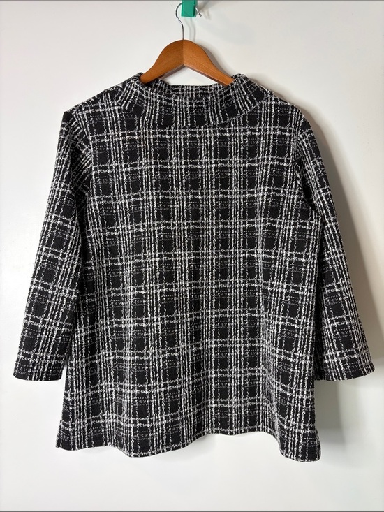 Investments Tops - Investments Black and White Plaid Knit Tunic